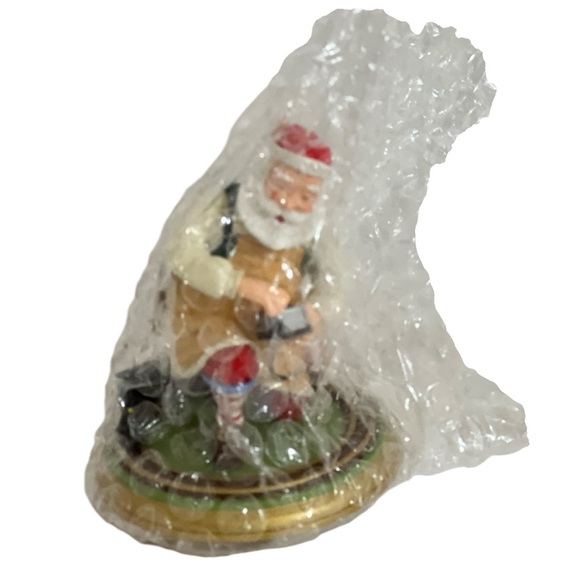 2006 Hallmark Ornament - Toymaker Santa - #7 in the Series - Picture 10 of 10